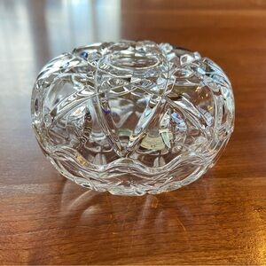 RCR Royal Crystal Rock Italy lidded trinket box clear glass round and scalloped